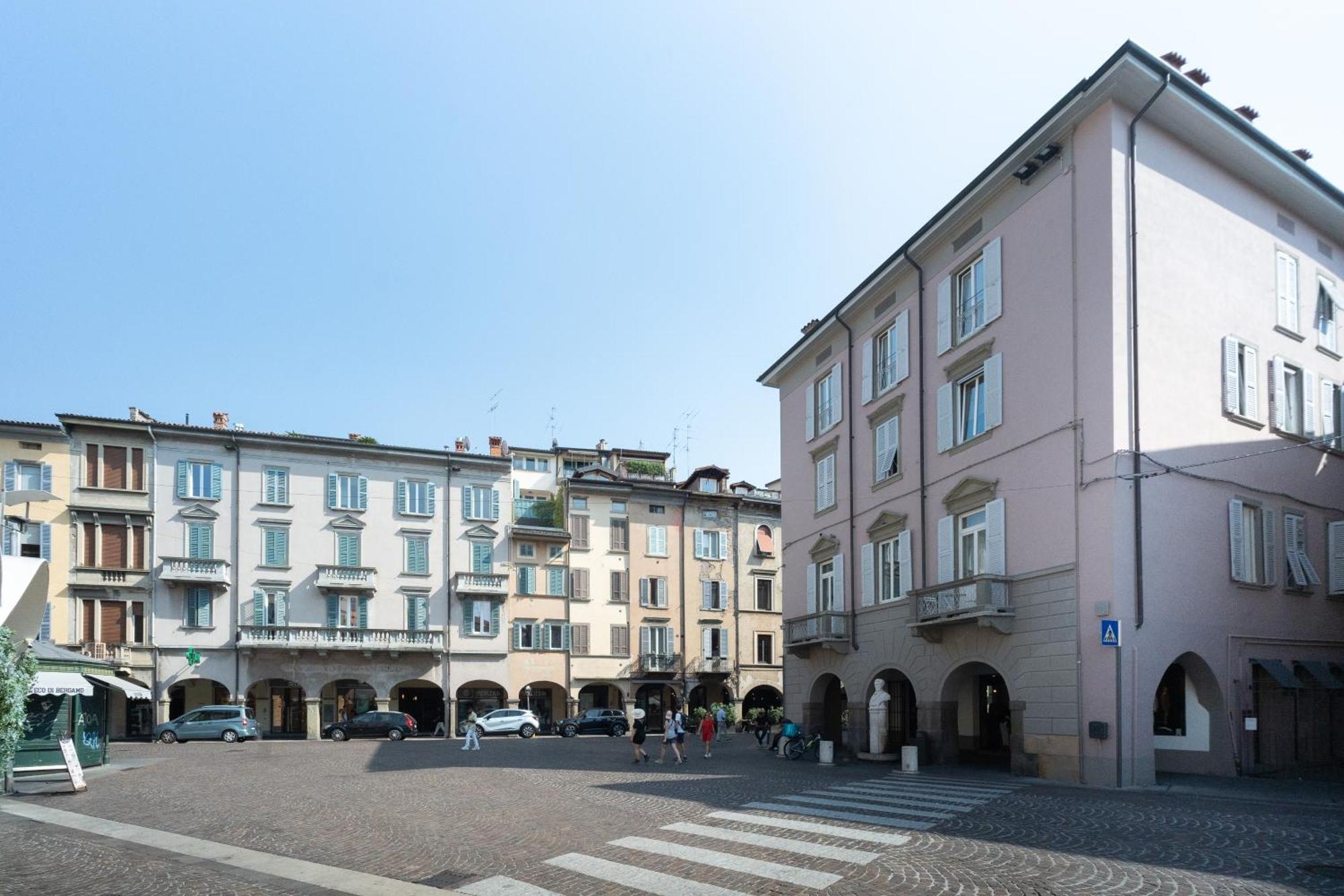 Al Donni Aircon City Center Bergamo Exterior photo